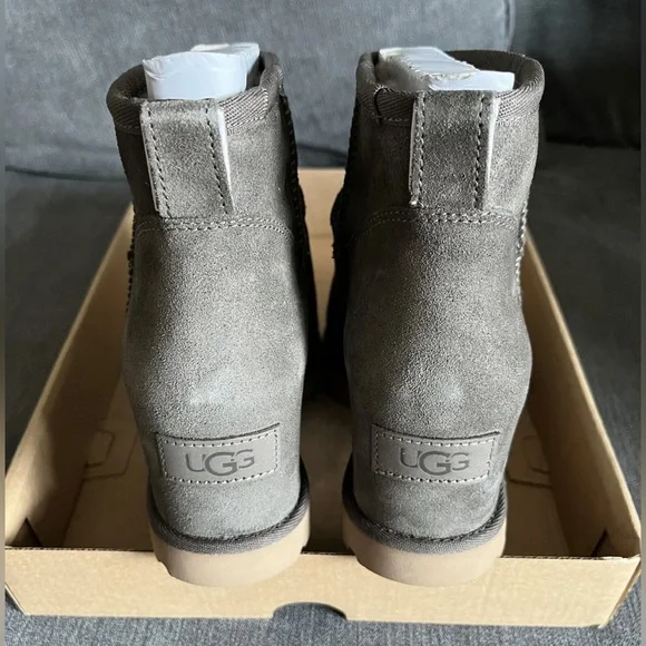 UGG Classic Femme Miniwedge Boots in Brown Size UK 4 (USA 6) NEW/NEVER WORN - Picture 5 of 8